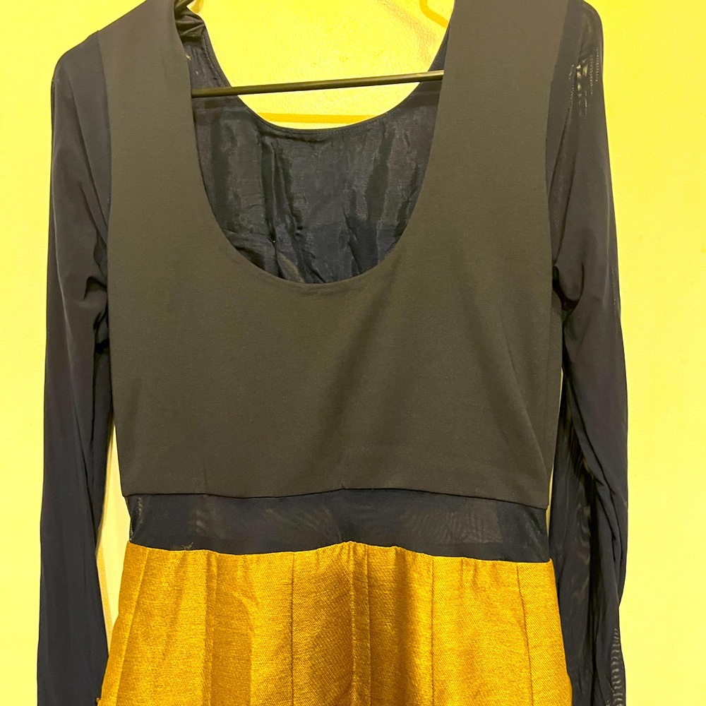 Designer Gown Comes With Net Duppata (With Design… - image 7